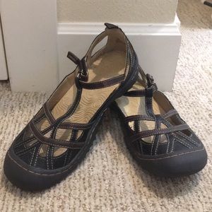 "Aries" Sandal by Jambu Sport